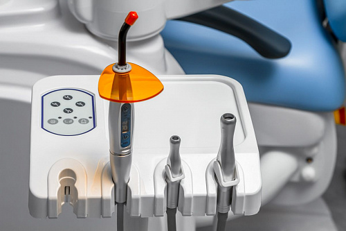 MERCURY 1000 Эконом - стоматологическая установка с нижней подачей инструментов