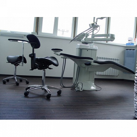 Salli Job - эргономичный стул врача-стоматолога с пластиковой основой